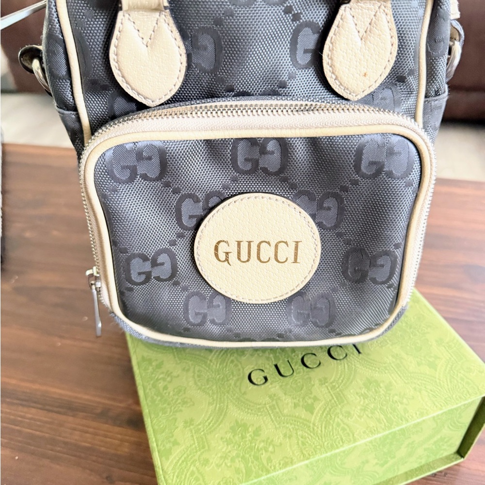 Gucci Beige and Gray Off the Grid crossbody - Picture 3 of 16